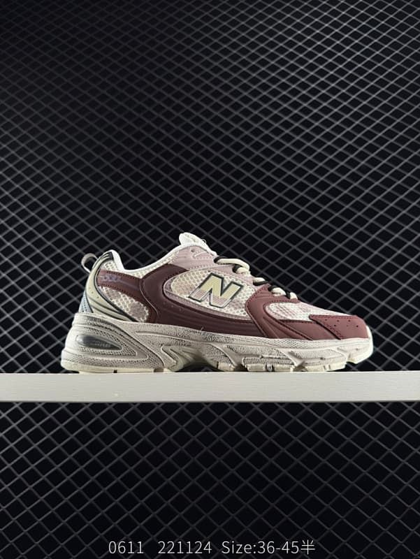 New Balance Chunky Sneakers – Burgundy/Beige