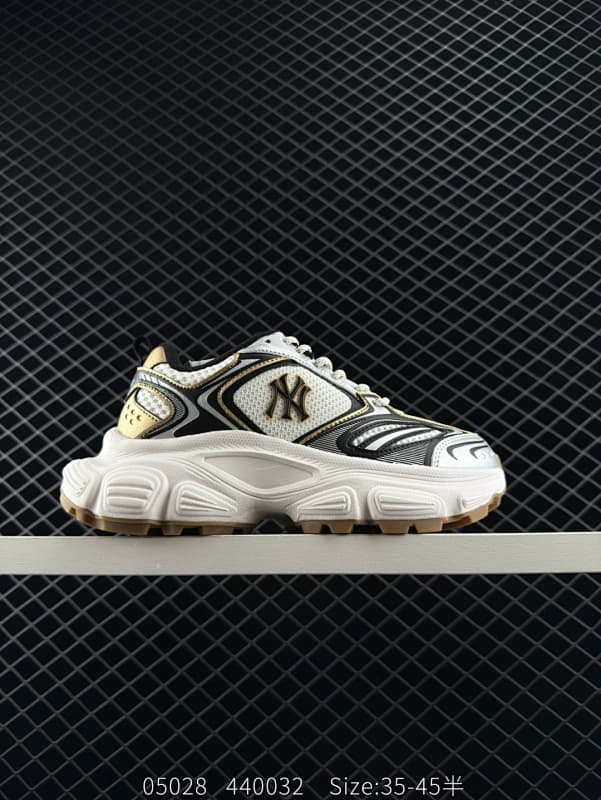 Generic Chunky Sneakers – White/Black