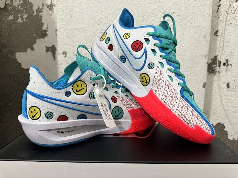Nike Sneakers – White/Multicolor
