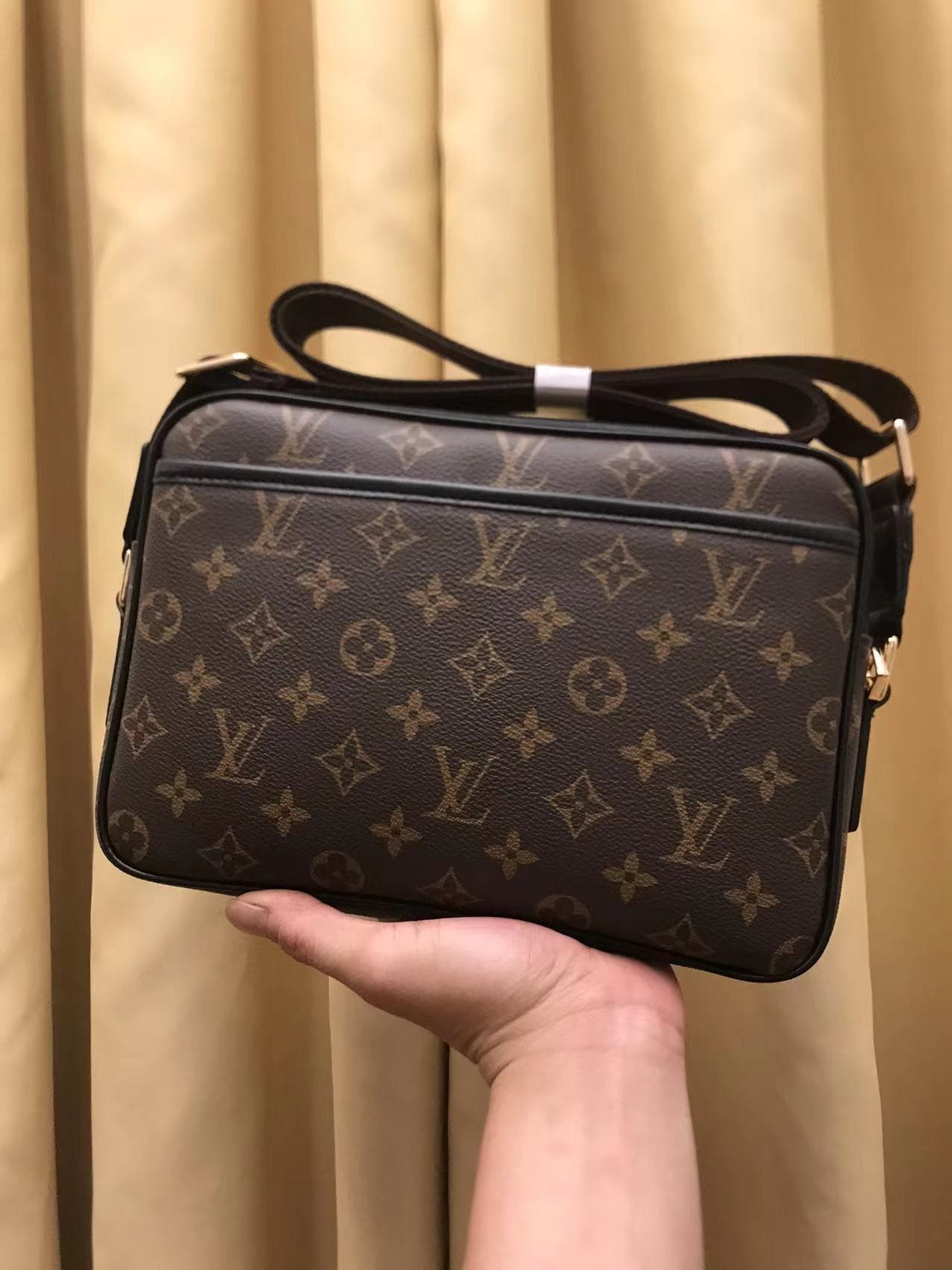 Louis Vuitton Messenger Bag – Brown/Black