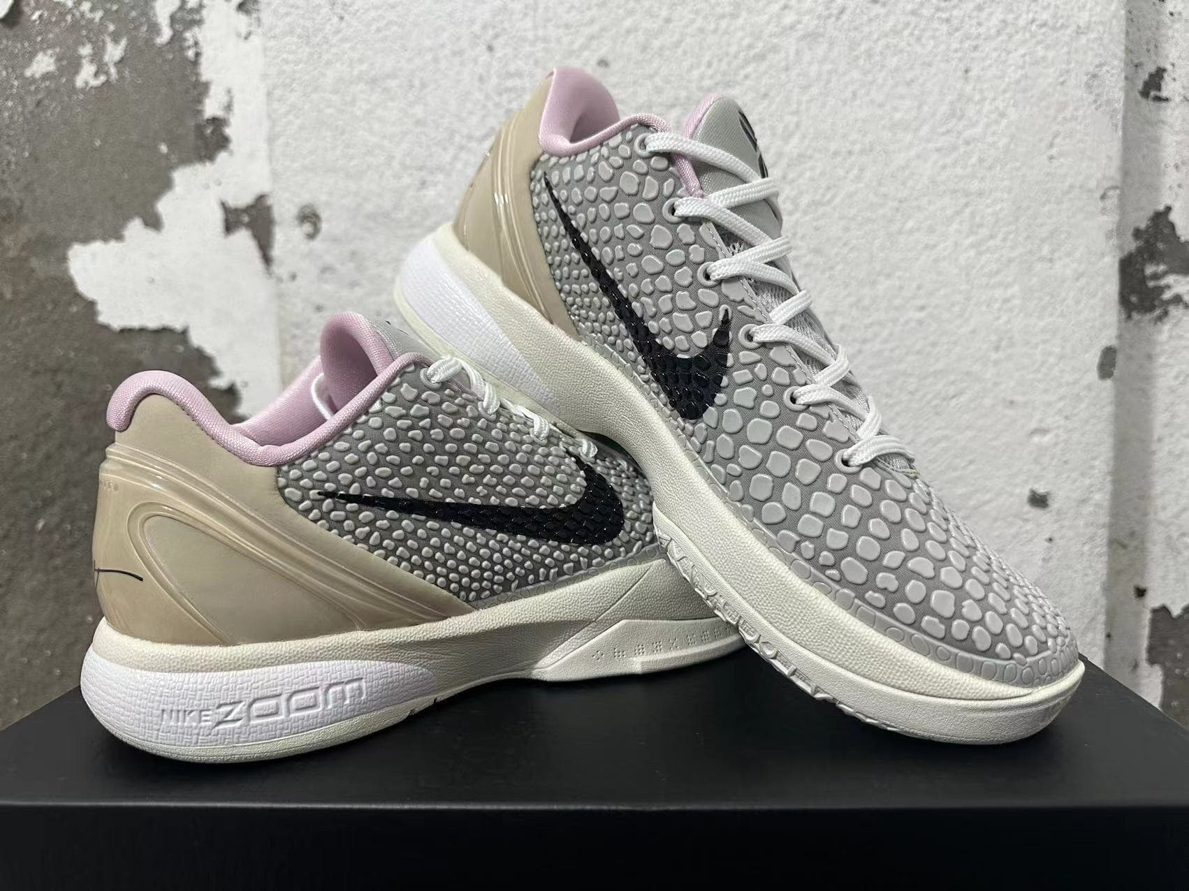 Nike Basketball Shoes – Gray/White