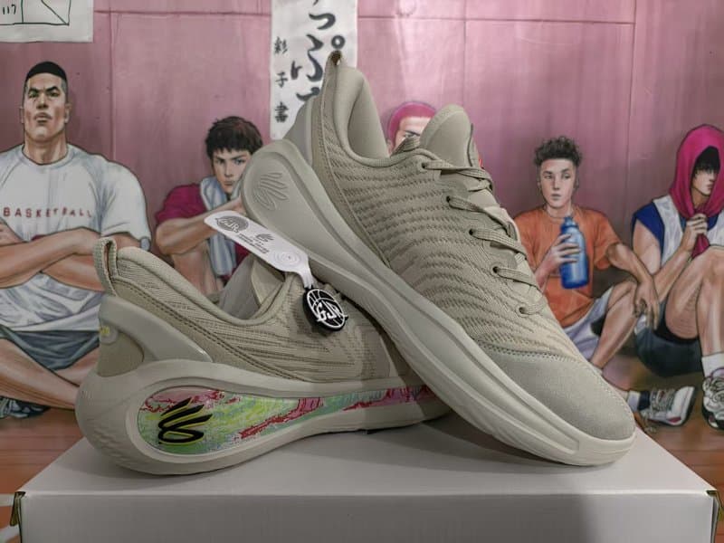 Generic Sneakers – Beige/Multicolor