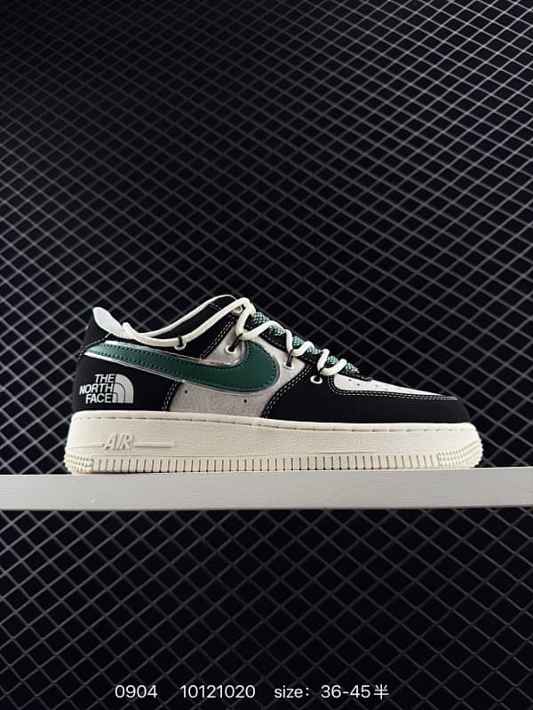 The North Face Sneakers – Black/Green