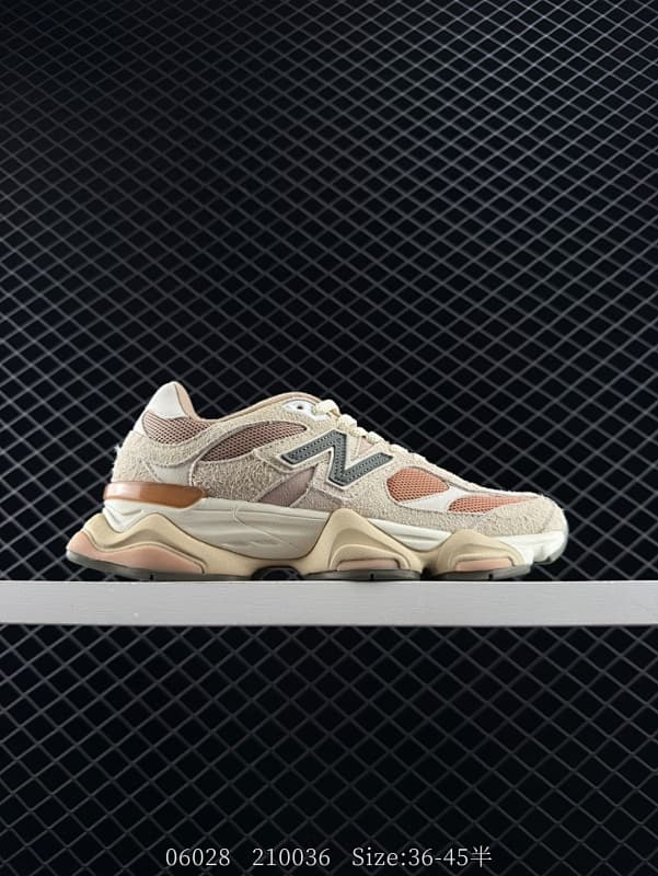 New Balance Chunky Sneakers – Beige/Orange