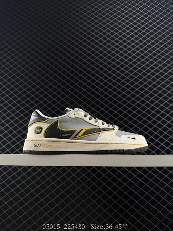 Xiaomi SU7 Sneakers – Beige/Black