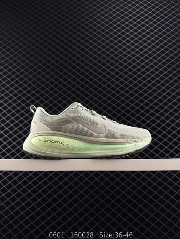 Nike ZoomX Running Shoes – Gray/Green