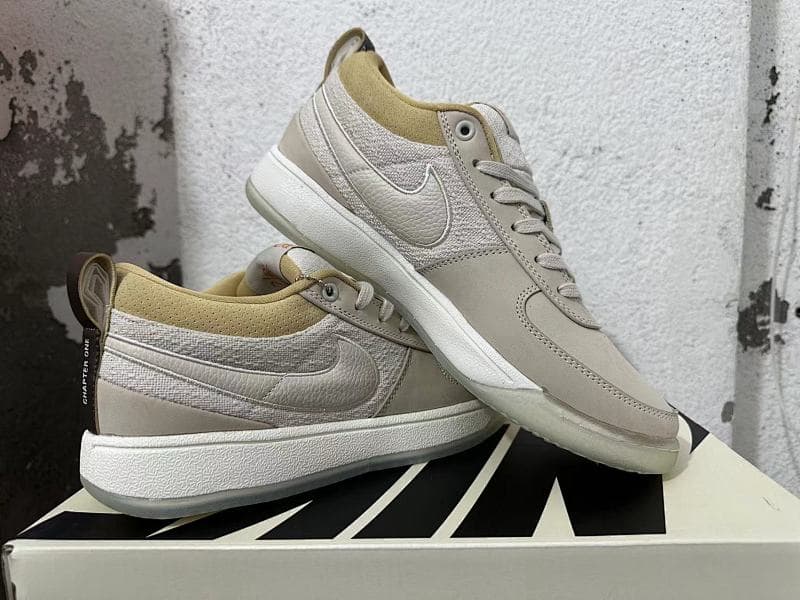 Nike Lifestyle Sneakers – Beige/White