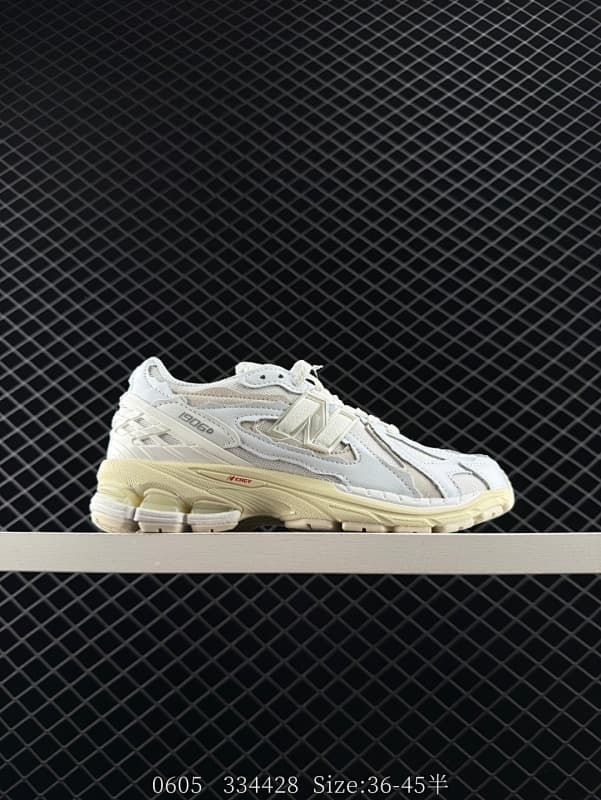 New Balance 19060 Chunky Sneakers – White/Beige