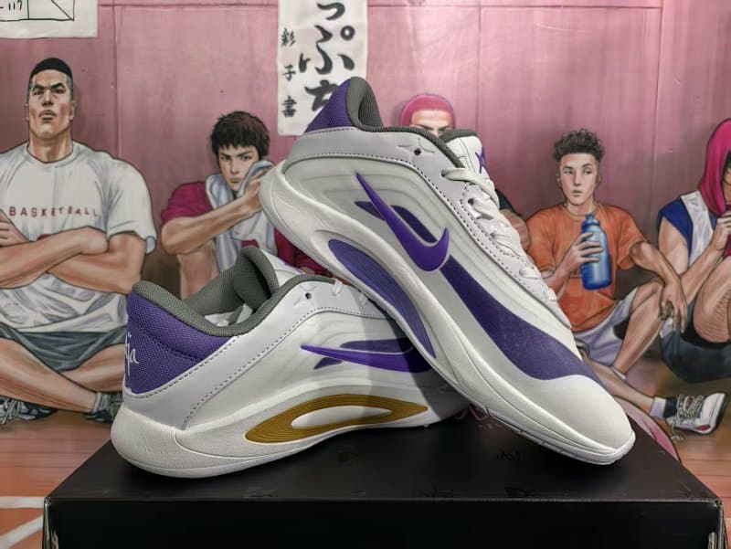 Nike Lifestyle Sneakers – White/Purple