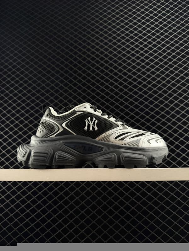 Generic Chunky Sneakers – Black/White