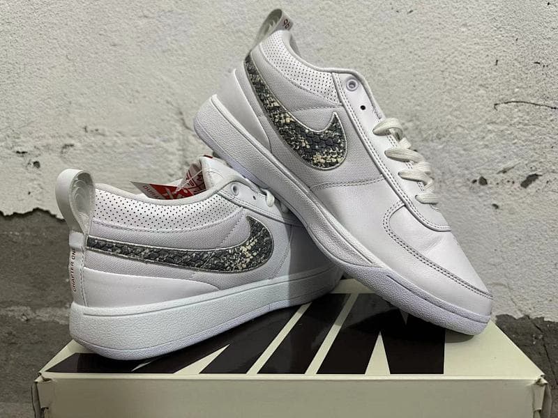 Nike Lifestyle Sneakers – White/Black