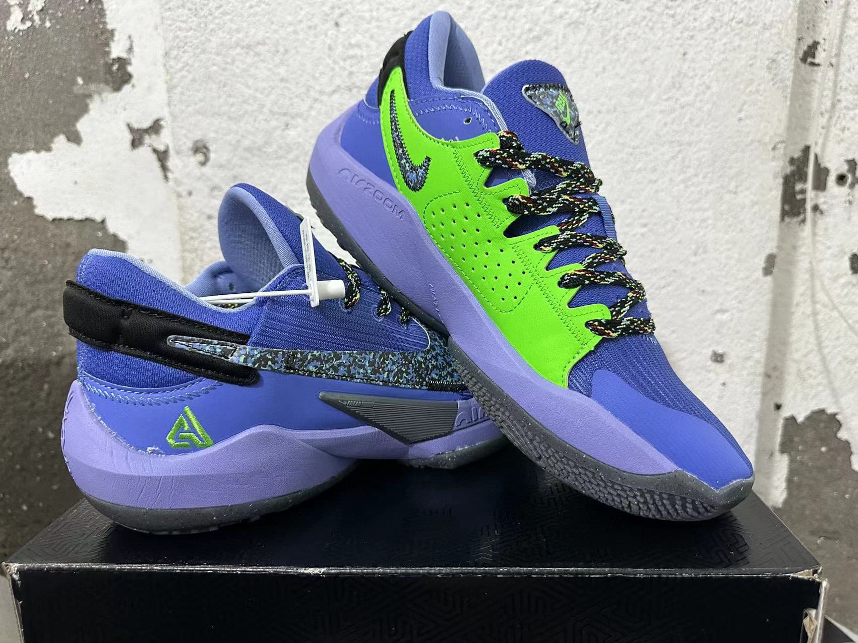 Nike Basketball Shoes – Blue/Green