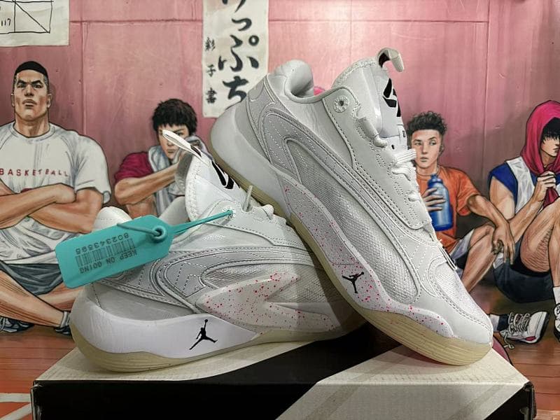 Air Jordan Basketball Shoes – White/Black