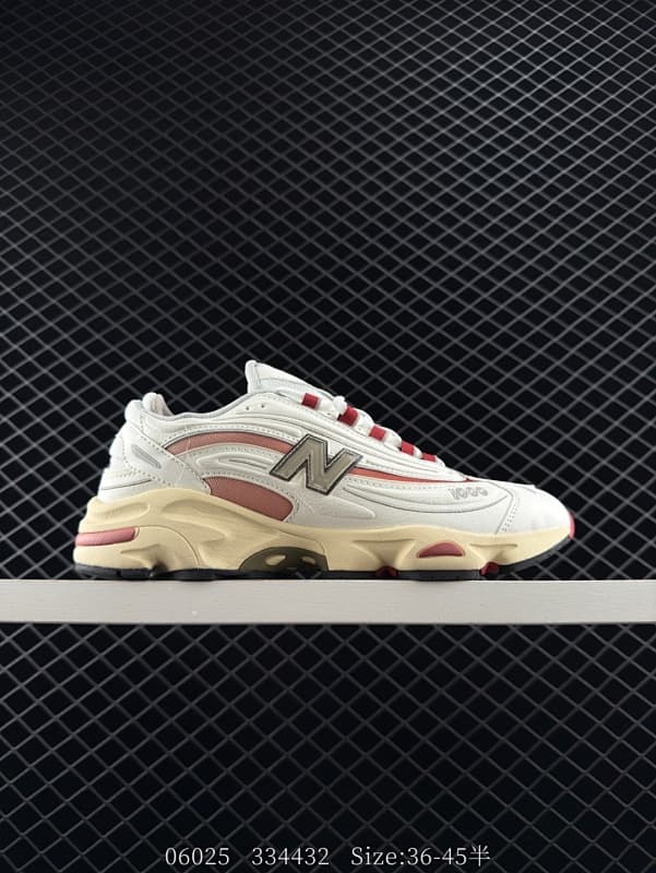 New Balance 1005 Chunky Sneakers – White/Pink