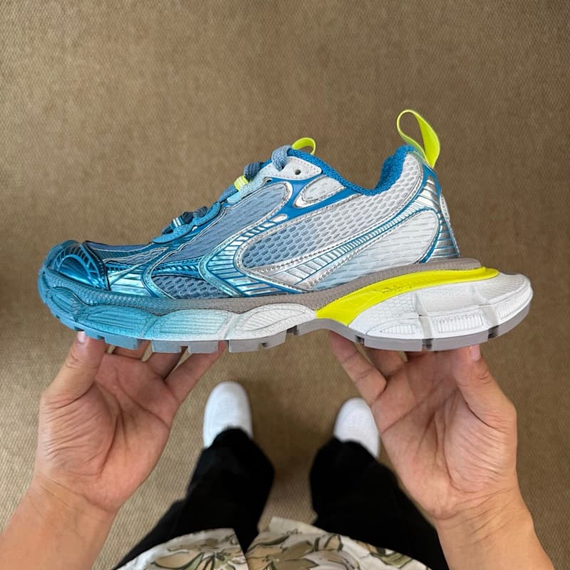 Generic Sneakers – Blue/Yellow
