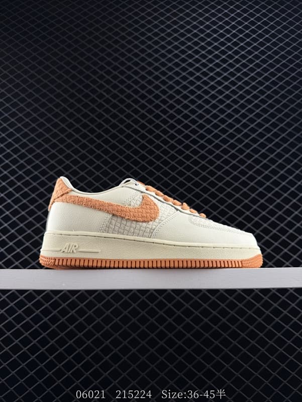 Nike Air Force 1 Lifestyle Sneakers – Beige/Orange