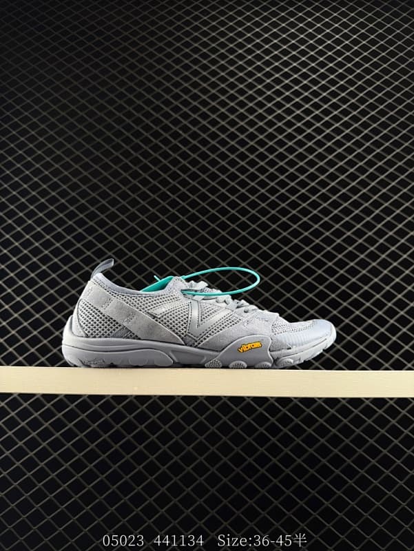 Generic Sneakers – Gray/Blue
